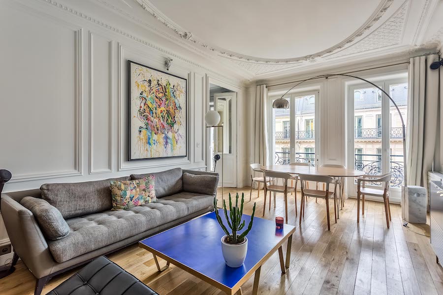 PARIS 9e - Appartement deux pièces rénové par un architecte d'intérieur - 56m²