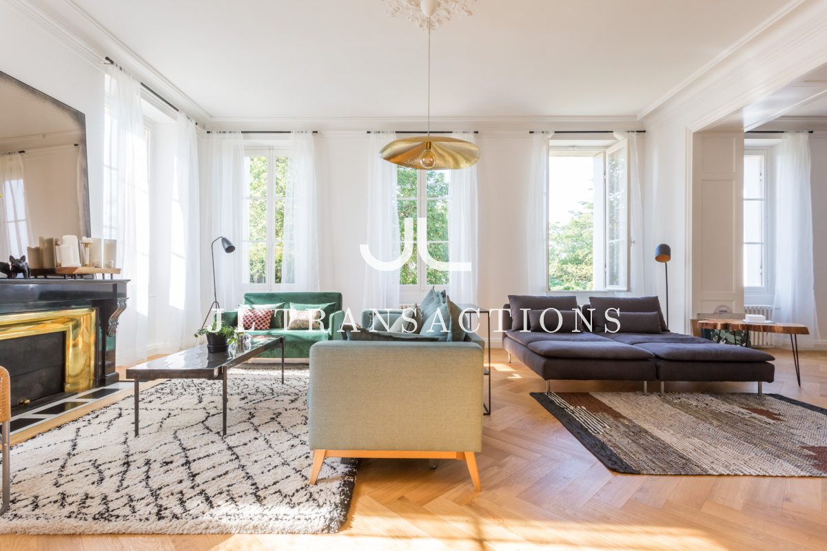 Saint-André de Cubzac - Maison de Maître en pierre au coeur d'un parc arboré de plus d'un hectare